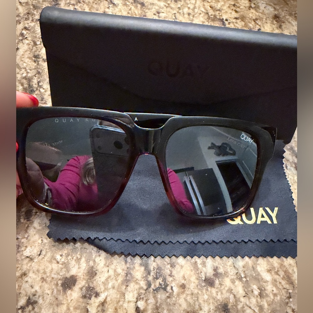 Quay On The Prowl Sunglasses with case & new cleaning cloth